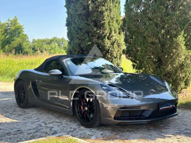 2021 Porsche 718