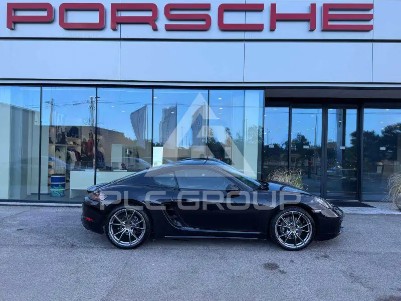 2021 Porsche Cayman