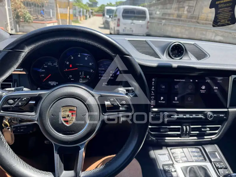 2021 Porsche MACAN