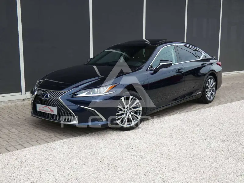 2021 Lexus ES300