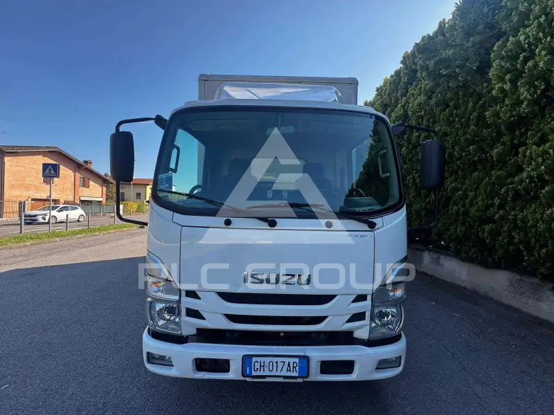 2021 Isuzu 