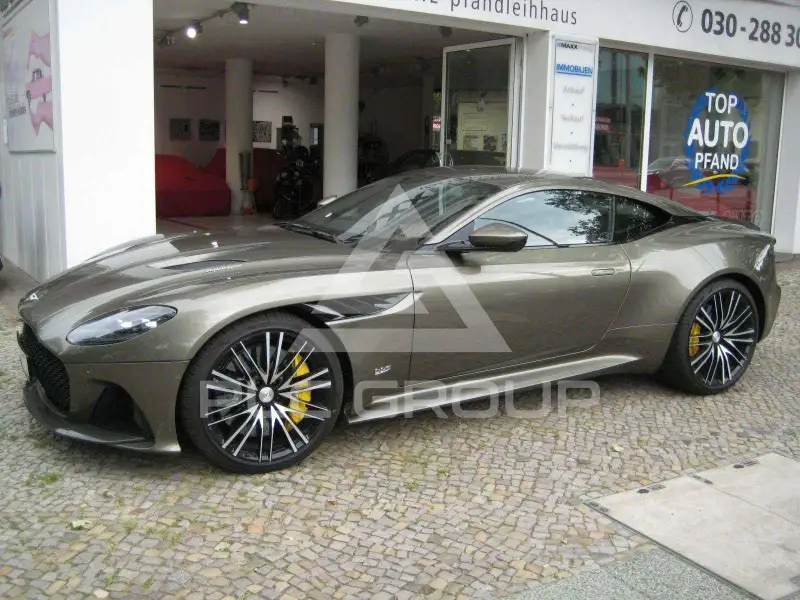 2021 Aston Martin DBS