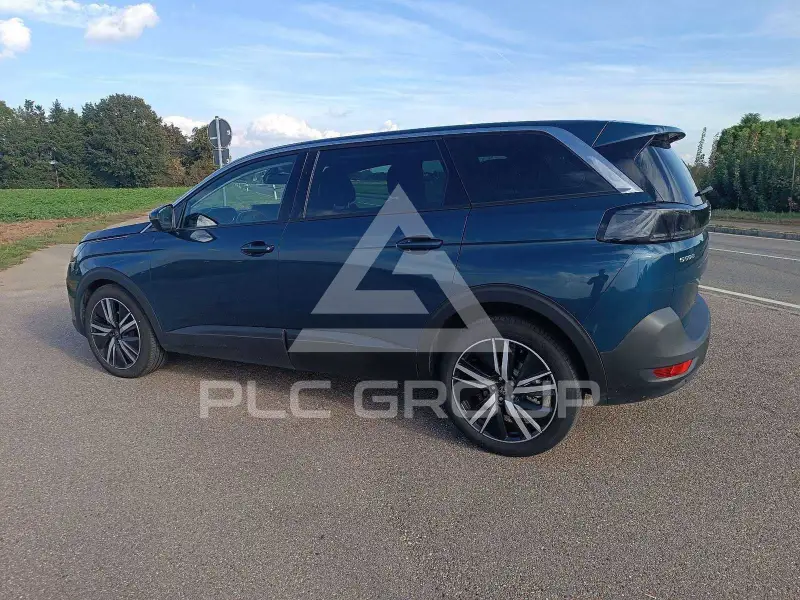 2021 Peugeot 5008