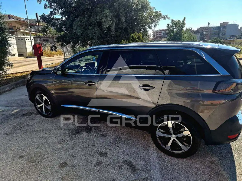 2021 Peugeot 5008