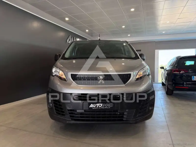 2021 Peugeot Traveller