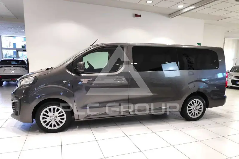 2021 Peugeot Traveller