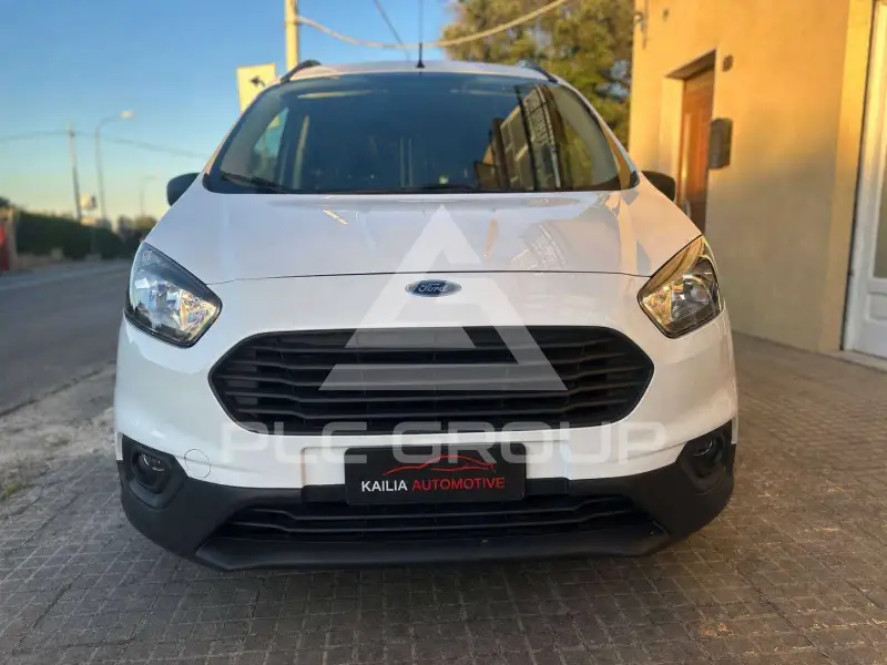 2021 Ford Courier