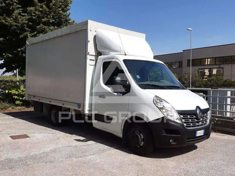 2021 Renault Master