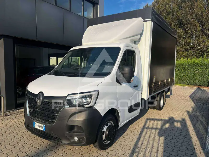 2021 Renault Master