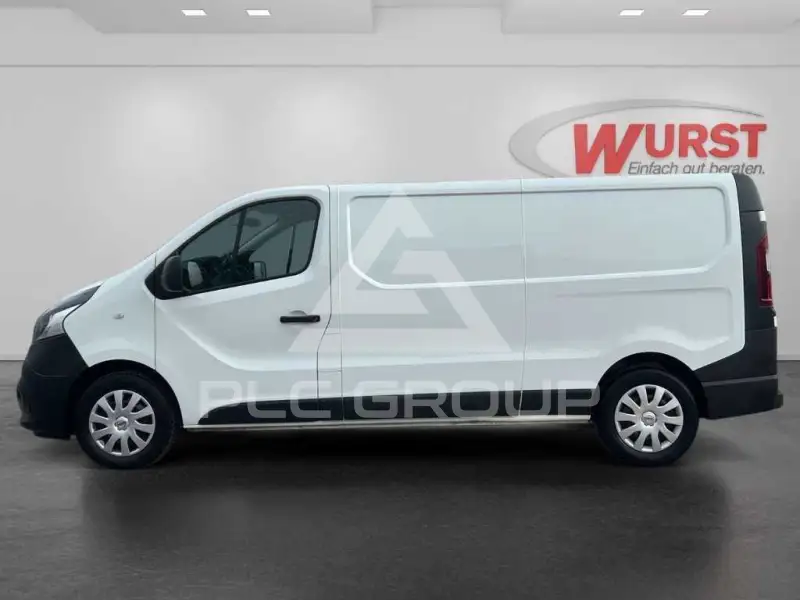 2022 Nissan NV 300