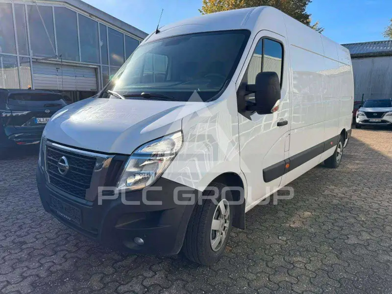 2022 Nissan NV 400