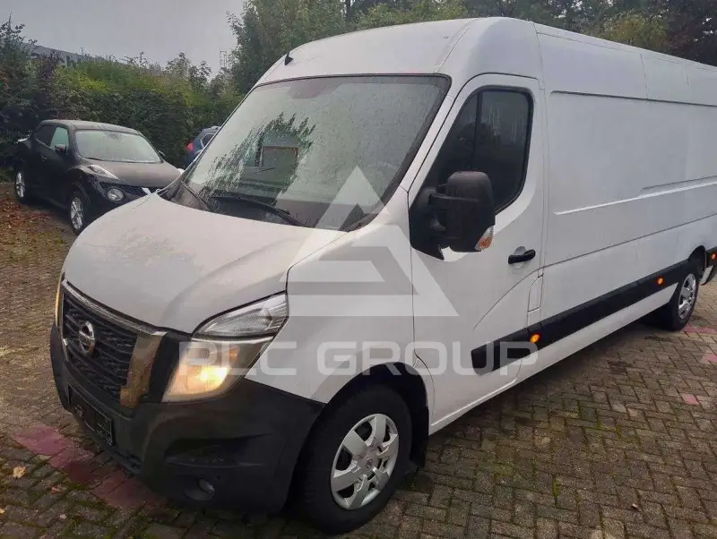2022 Nissan NV 400
