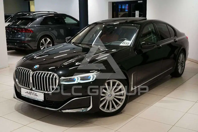 2022 BMW 740