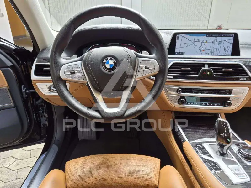 2022 BMW 740