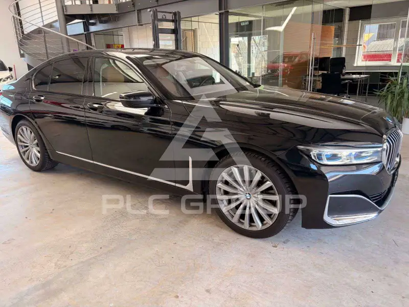 2022 BMW 740