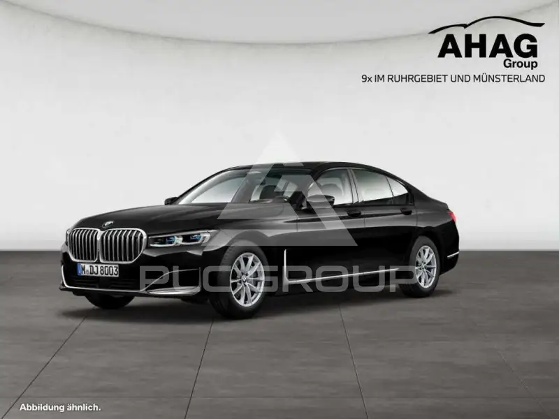 2022 BMW 740