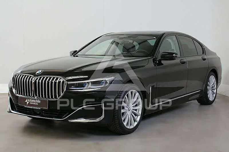 2022 BMW 740