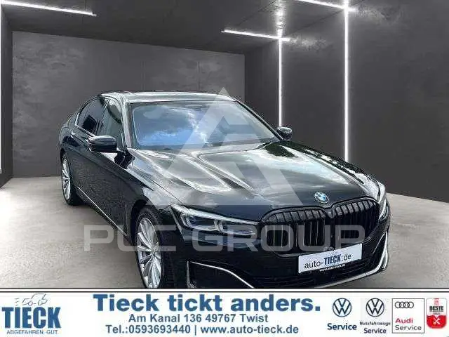 2022 BMW 740