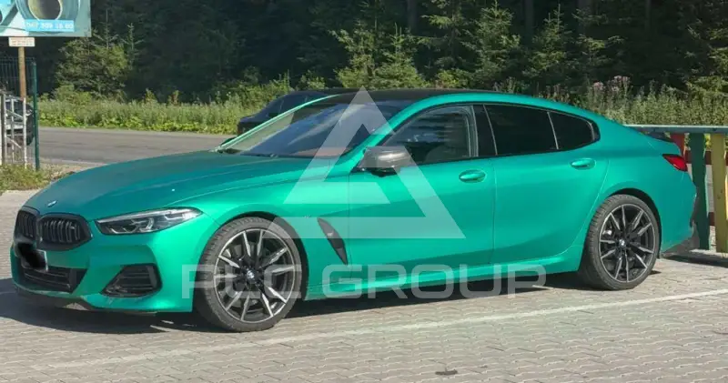 2022 BMW M8