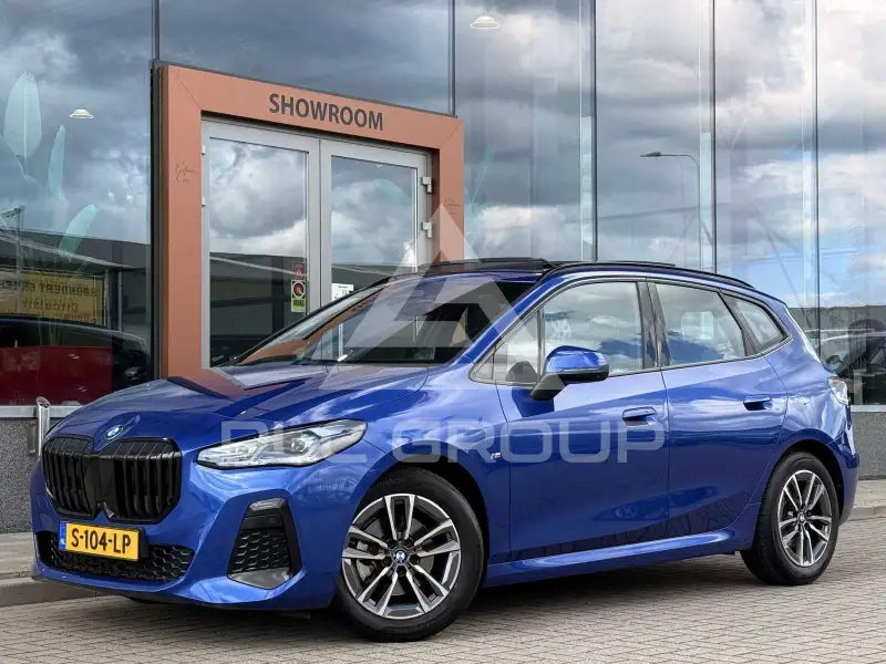 2022 BMW 220