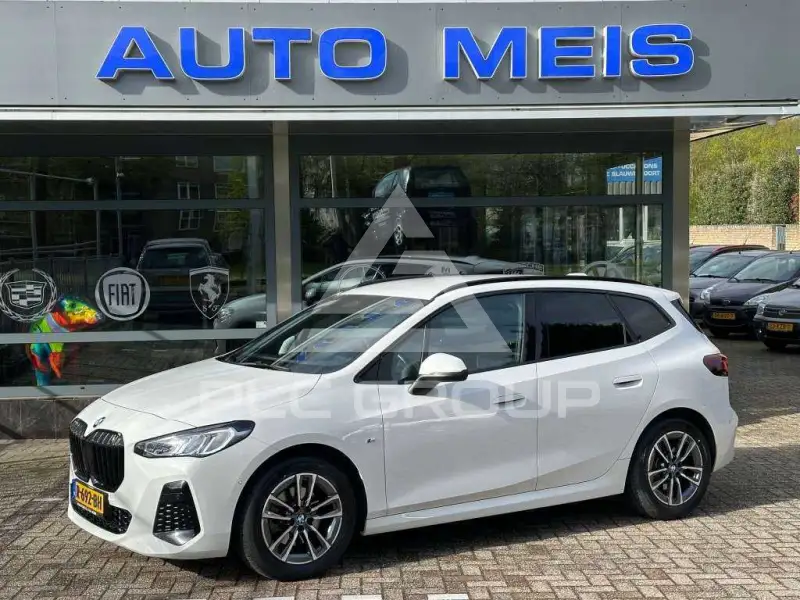 2022 BMW 220