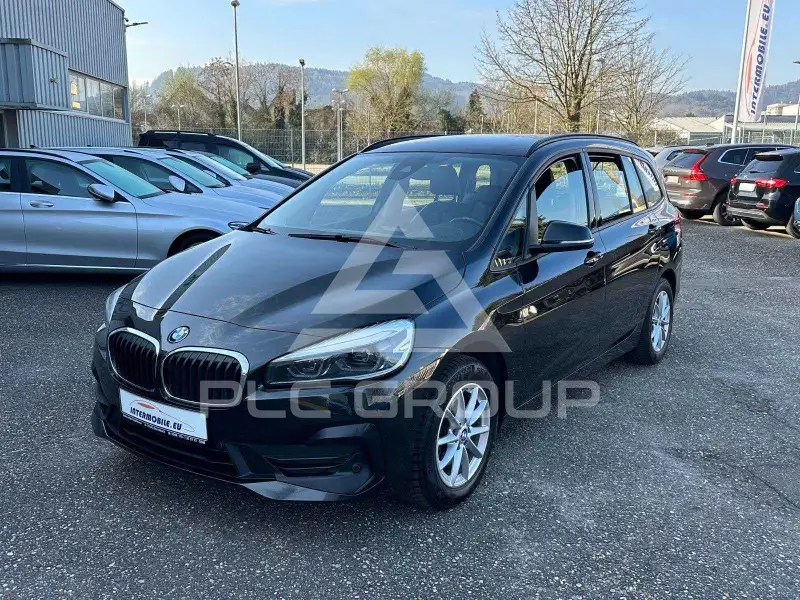 2022 BMW 216