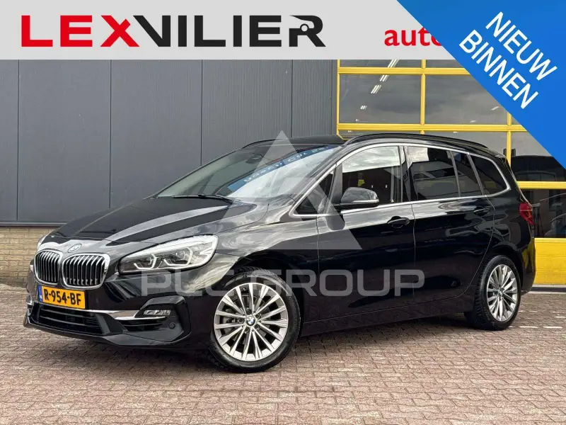 2022 BMW 216