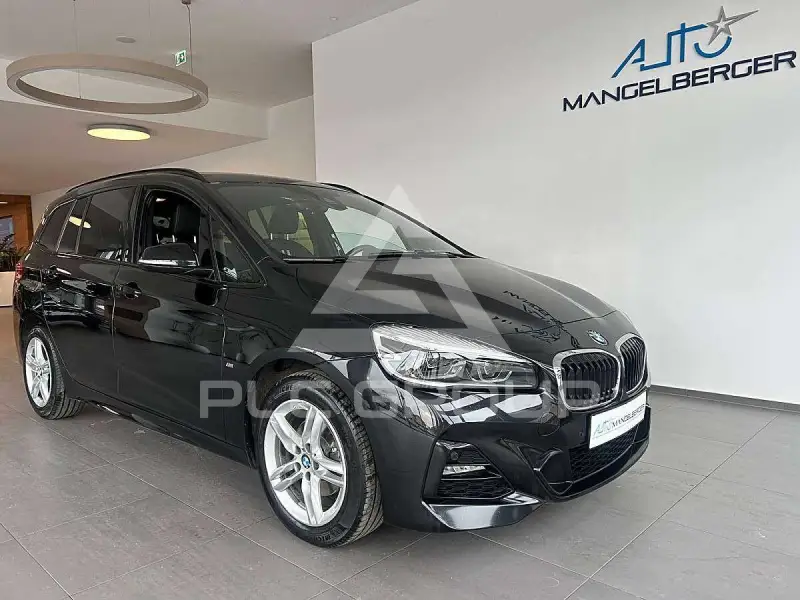 2022 BMW 216