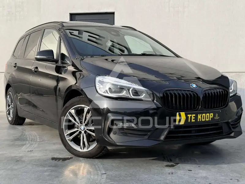 2022 BMW 216