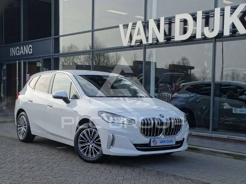 2022 BMW 225