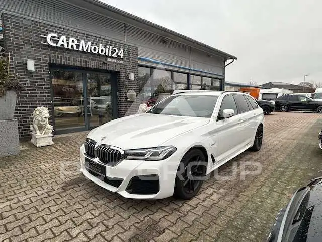 2022 BMW 530