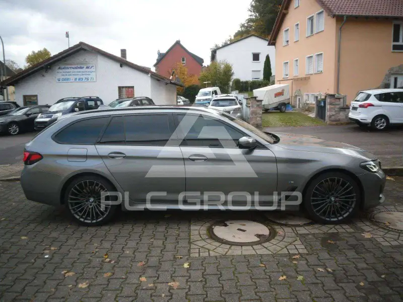 2022 BMW 530