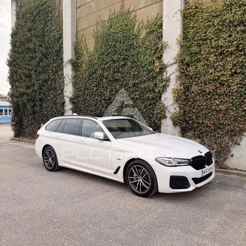 2022 BMW 530