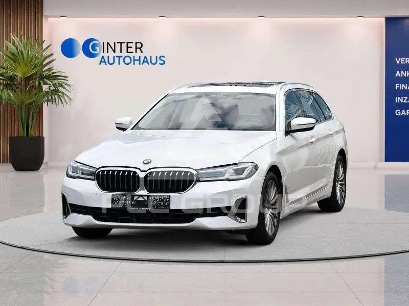 2022 BMW 530