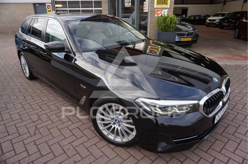 2022 BMW 530