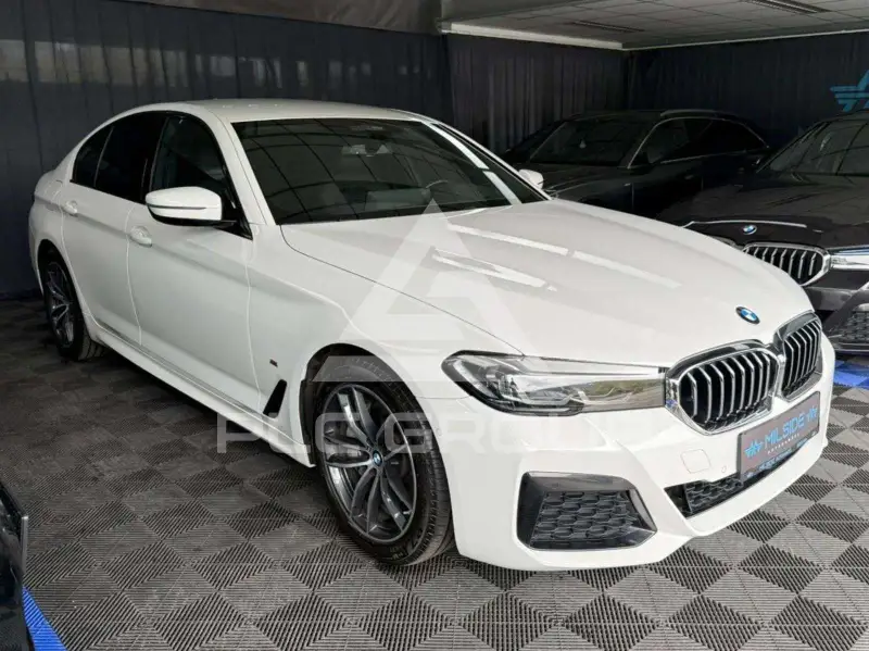 2022 BMW 530