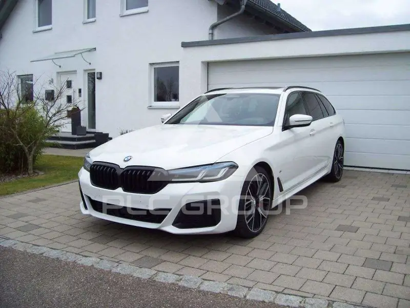 2022 BMW 530