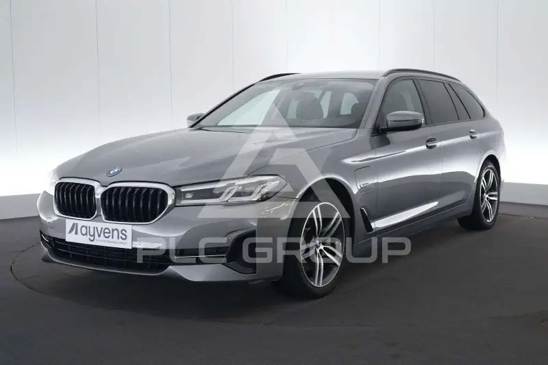 2022 BMW 530
