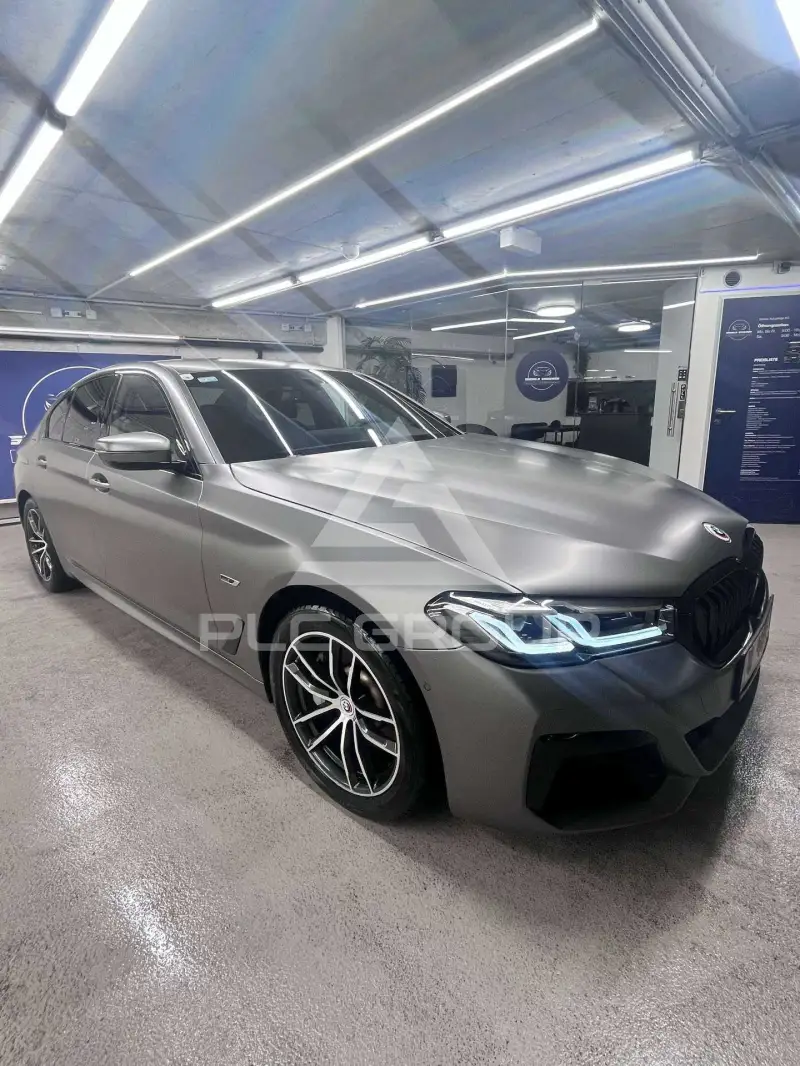 2022 BMW 530