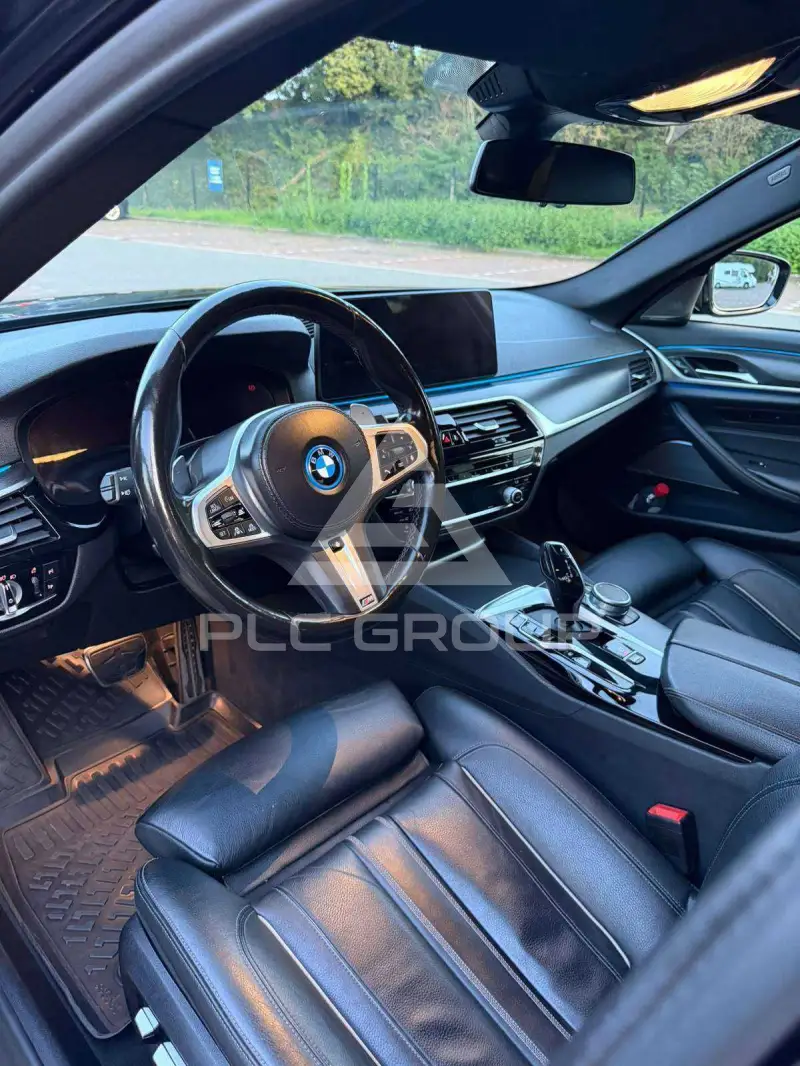 2022 BMW 530
