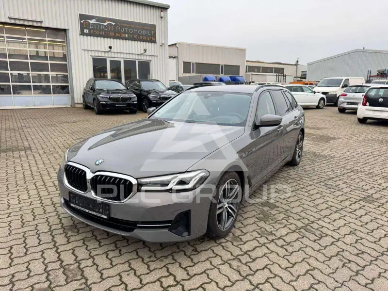 2022 BMW 530