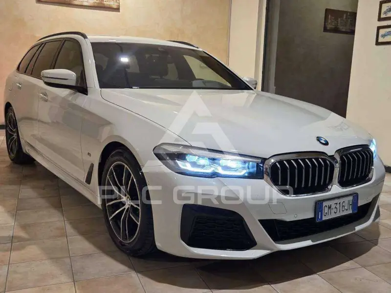2022 BMW 530