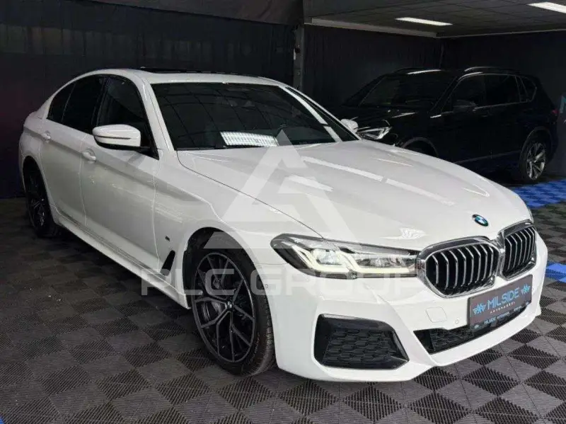 2022 BMW 530