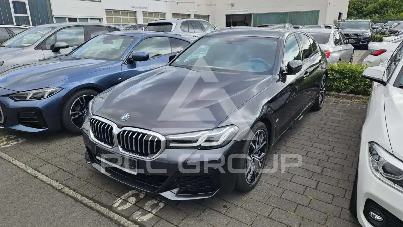 2022 BMW 530