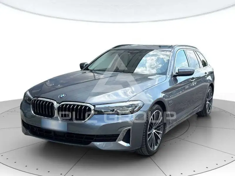 2022 BMW 530