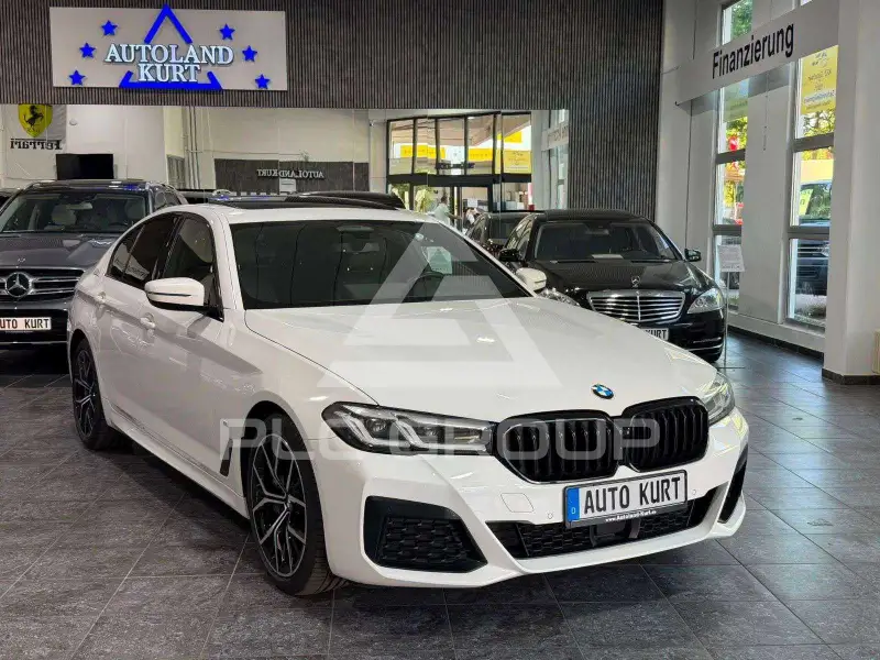 2022 BMW 530
