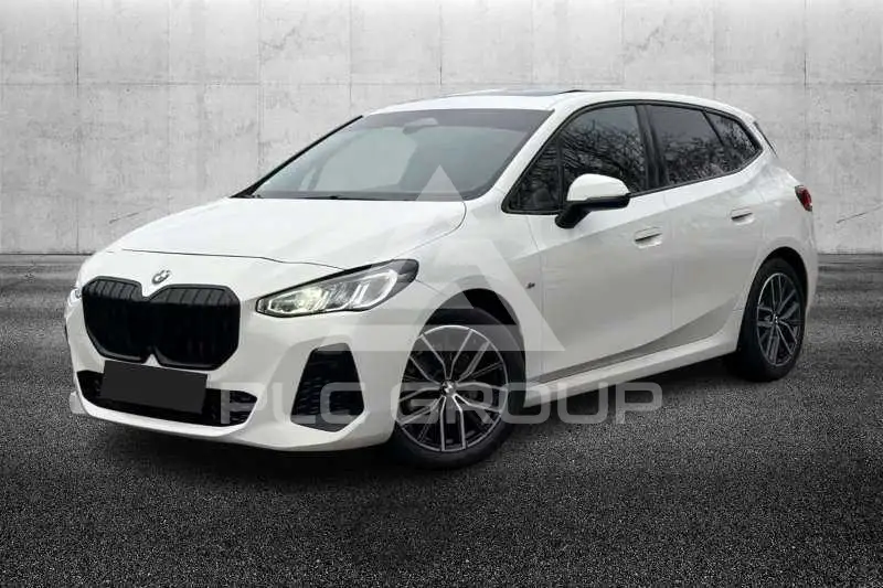 2022 BMW 218