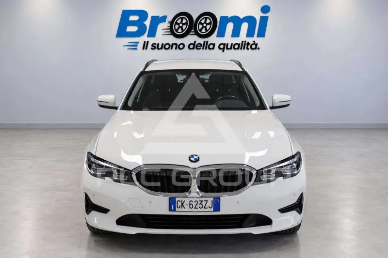 2022 BMW 320