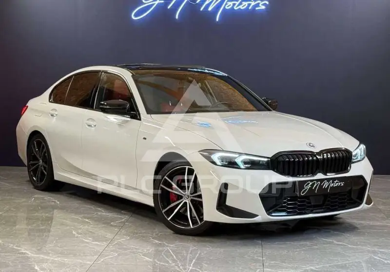 2022 BMW 320