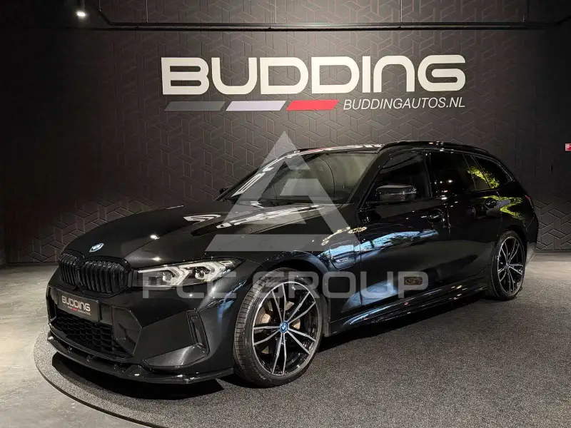 2022 BMW 320